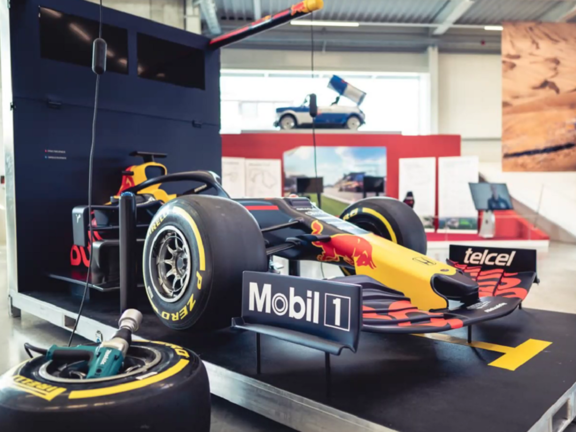 Abbildung: Red Bull Racing- und Pit- Stop-Simulator
